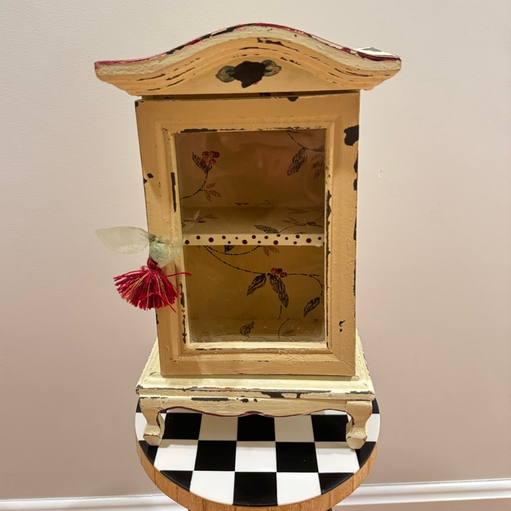 Artisan Mini Curio